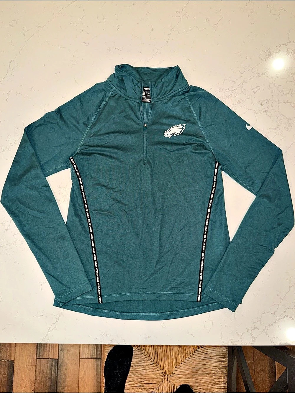NFL Philadelphia Eagles Nike  Dri-FIT 
Quarter-zip women’s top